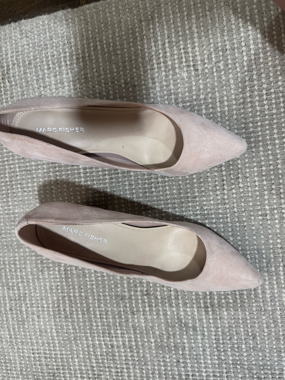 Marc Fisher Light Pink/ tan Suede Pointed-Toe Pumps - Picture 2 of 8